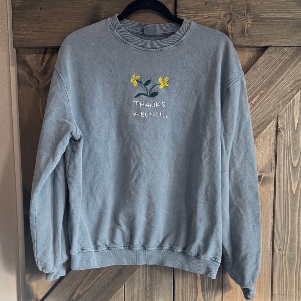 Blue Vintage Sweatshirt with Floral Embroidery